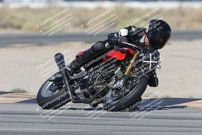 media/Oct-13-2025-Moto Forza (Mon) [[a66d839500]]/3-B Group/Session 3 (Turn 16)/